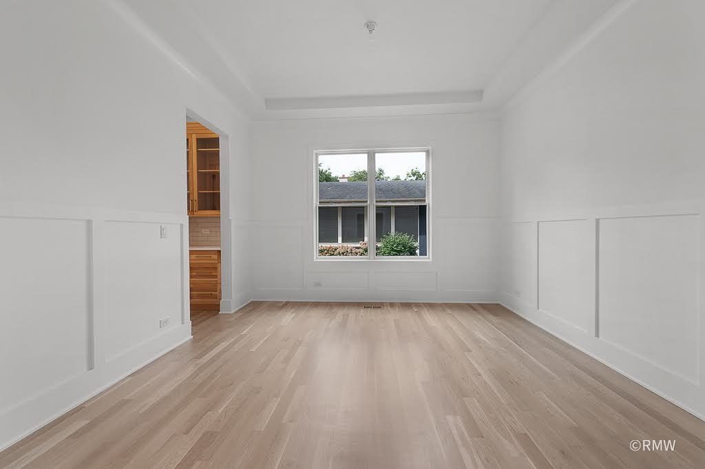444 E Schiller Street Property Photo 6