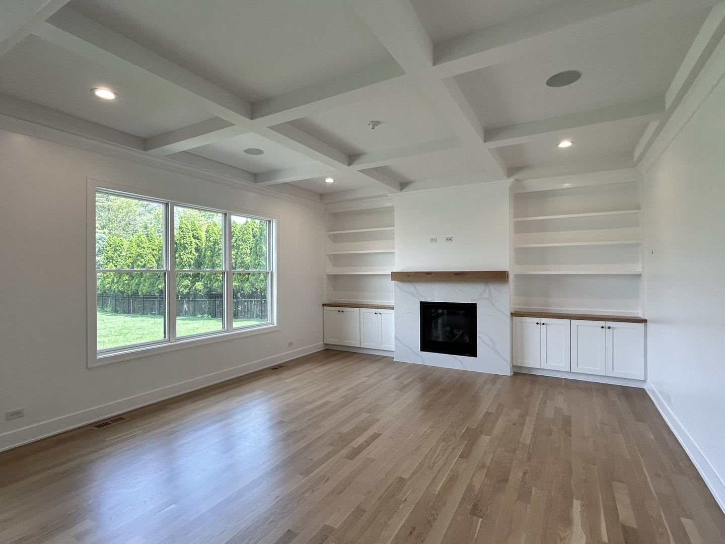 444 E Schiller Street Property Photo 7