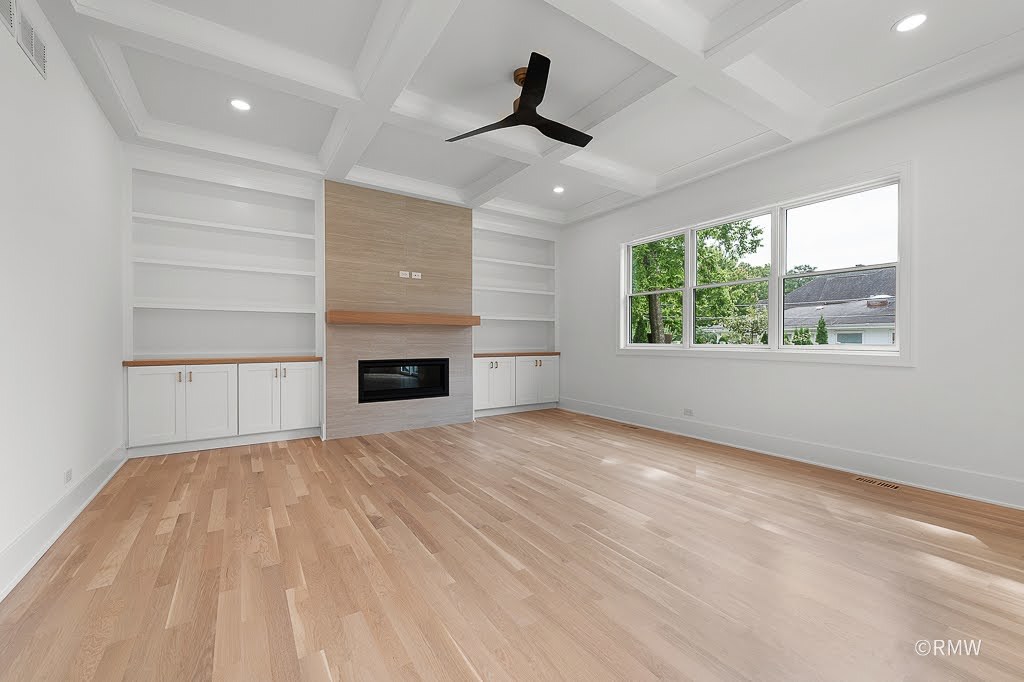 444 E Schiller Street Property Photo 11
