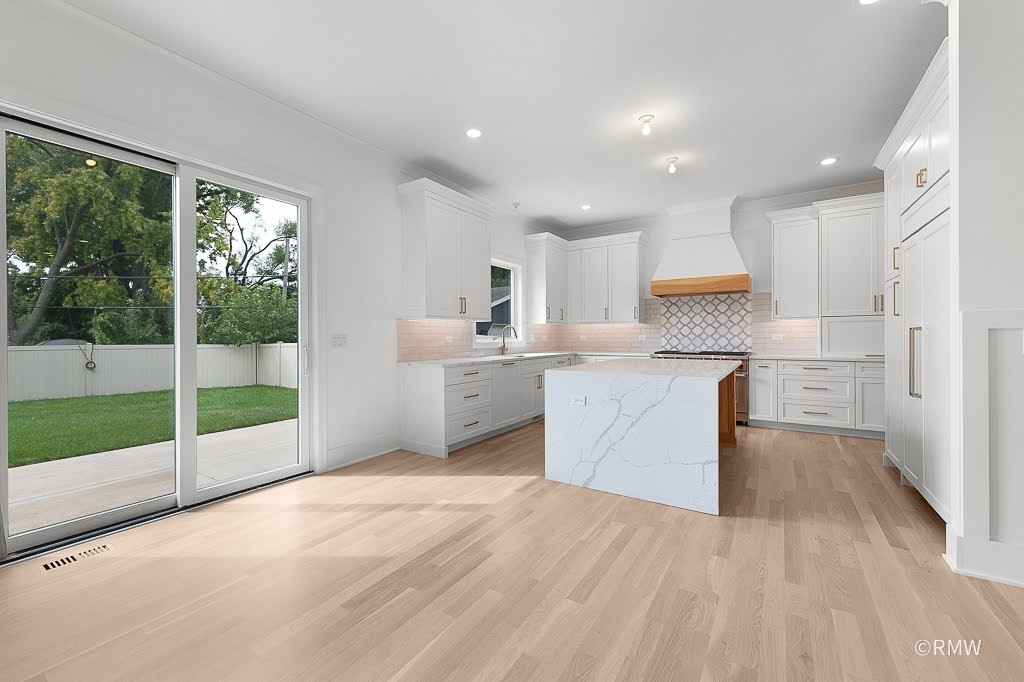 444 E Schiller Street Property Photo 12