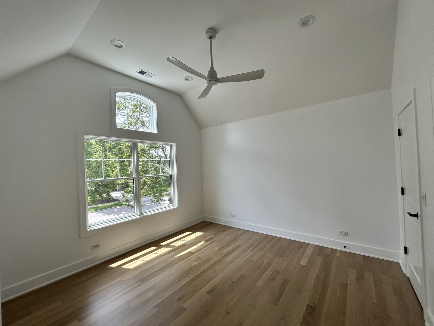 444 E Schiller Street Property Photo 13