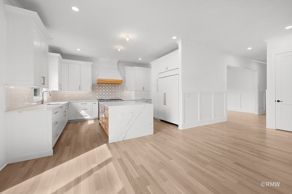 444 E Schiller Street Property Photo 14