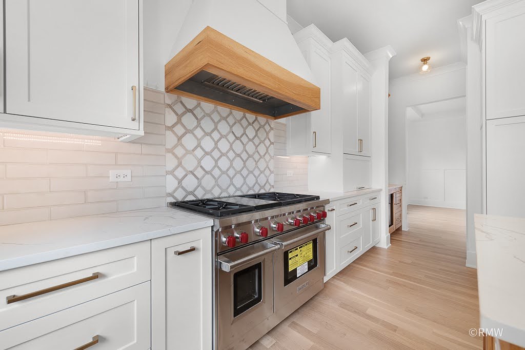 444 E Schiller Street Property Photo 15