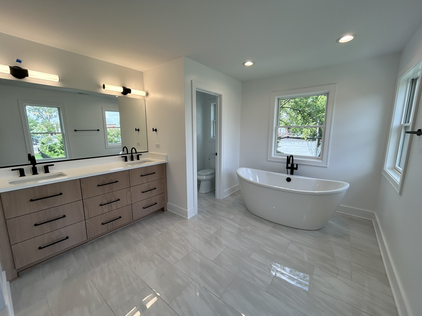 444 E Schiller Street Property Photo 17