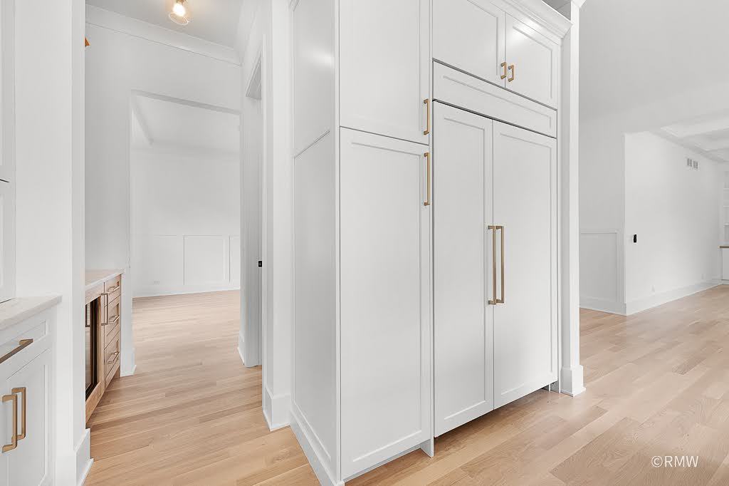 444 E Schiller Street Property Photo 17