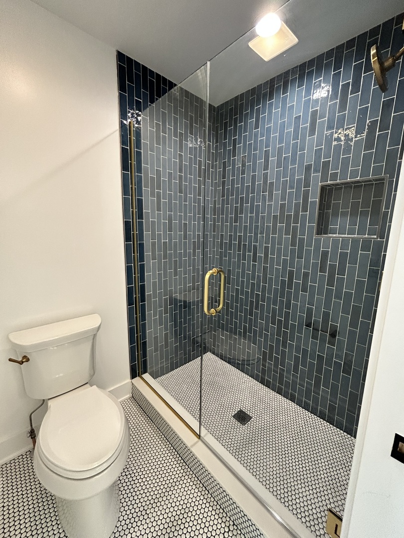 444 E Schiller Street Property Photo 22