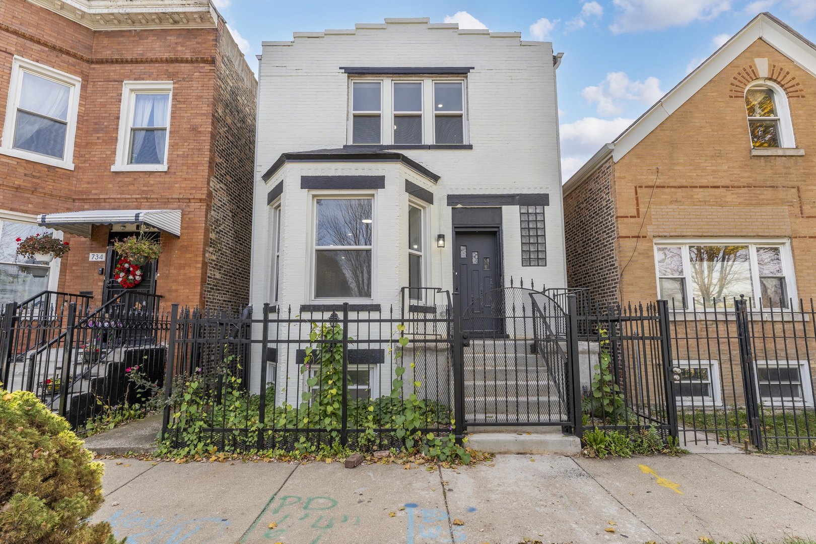 736 N Sawyer Avenue Property Photo 1