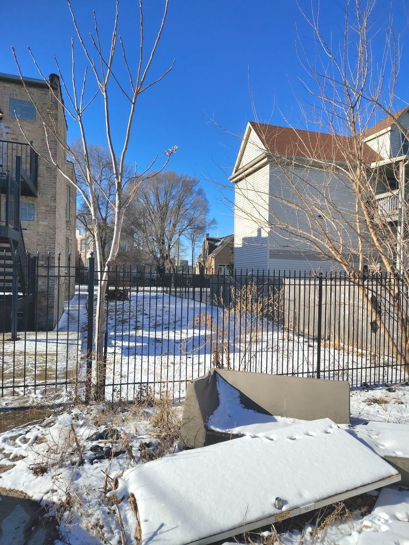 6737 S Eberhart Avenue Property Photo 1