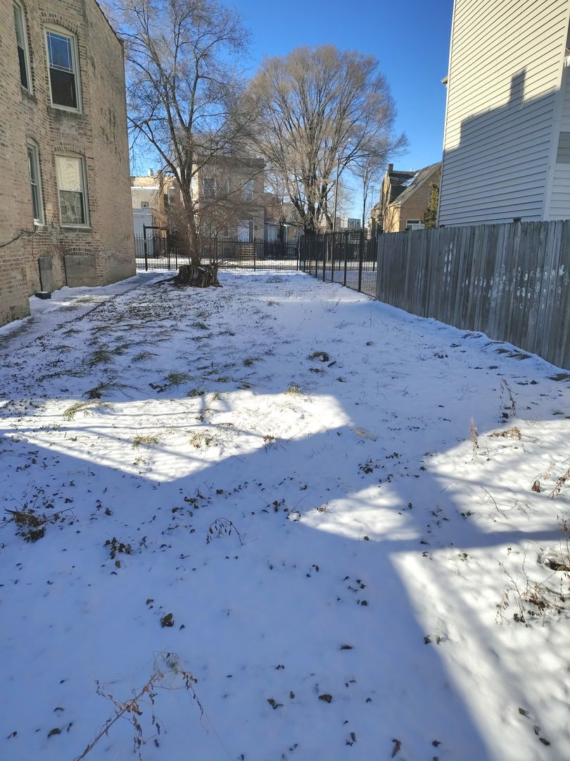 6737 S Eberhart Avenue Property Photo 2