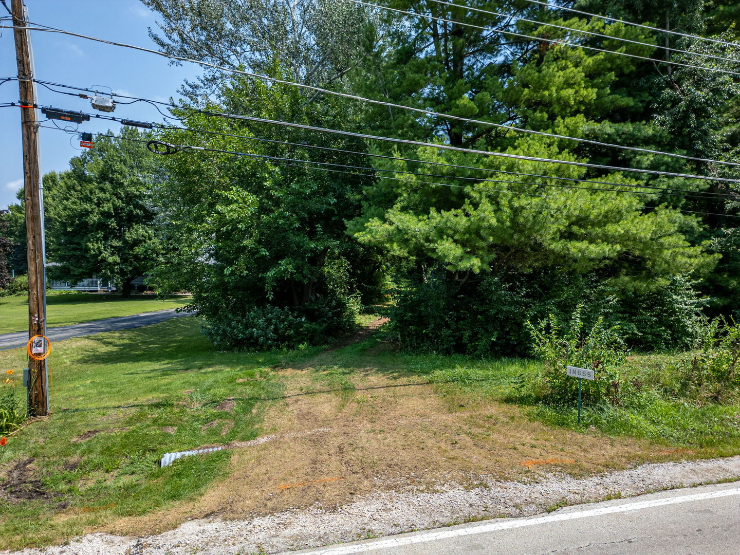 1n655 Ingalton Avenue Property Photo 6