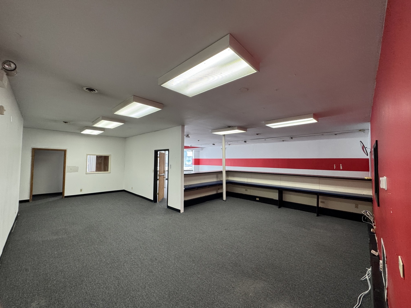6244 S Archer Road Property Photo 4