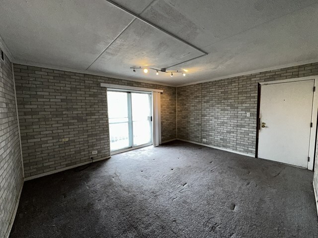 17005 Albany Avenue 102 Property Photo 4