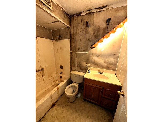 17005 Albany Avenue 102 Property Photo 14