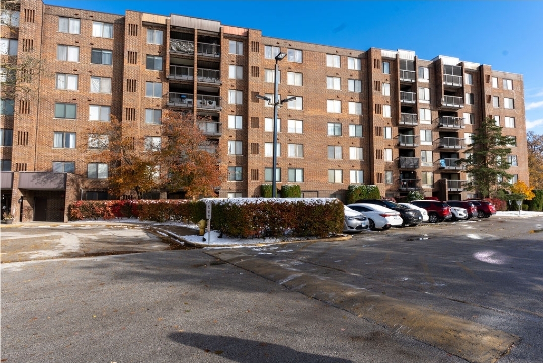 400 PARK Avenue 703 Property Photo 1