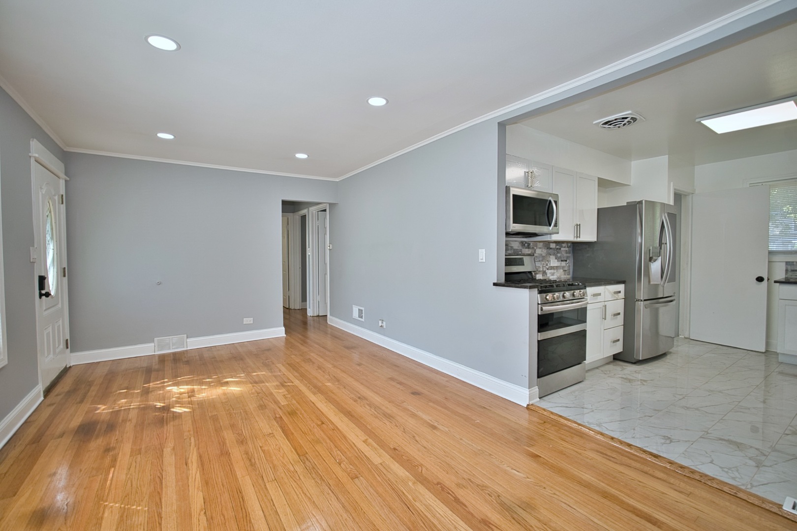 8140 Crawford Avenue Property Photo 8