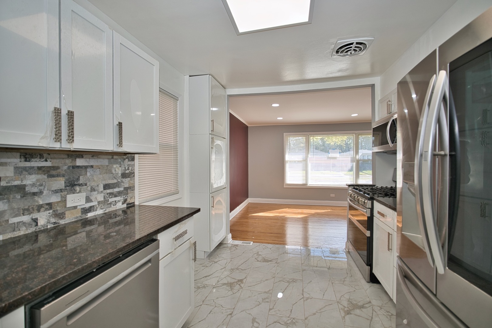 8140 Crawford Avenue Property Photo 11