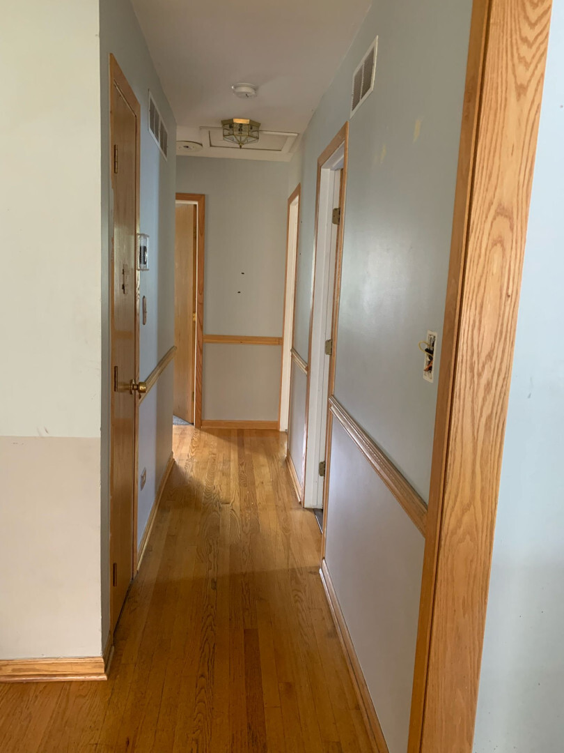 1073 Foxworth Boulevard Property Photo 8