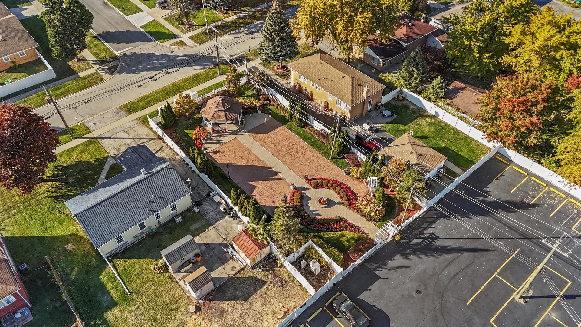8200 S Cicero Avenue Property Photo 8