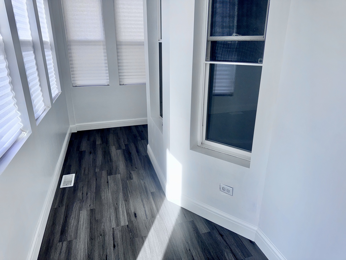 11581 S Lafayette Avenue Property Photo 5