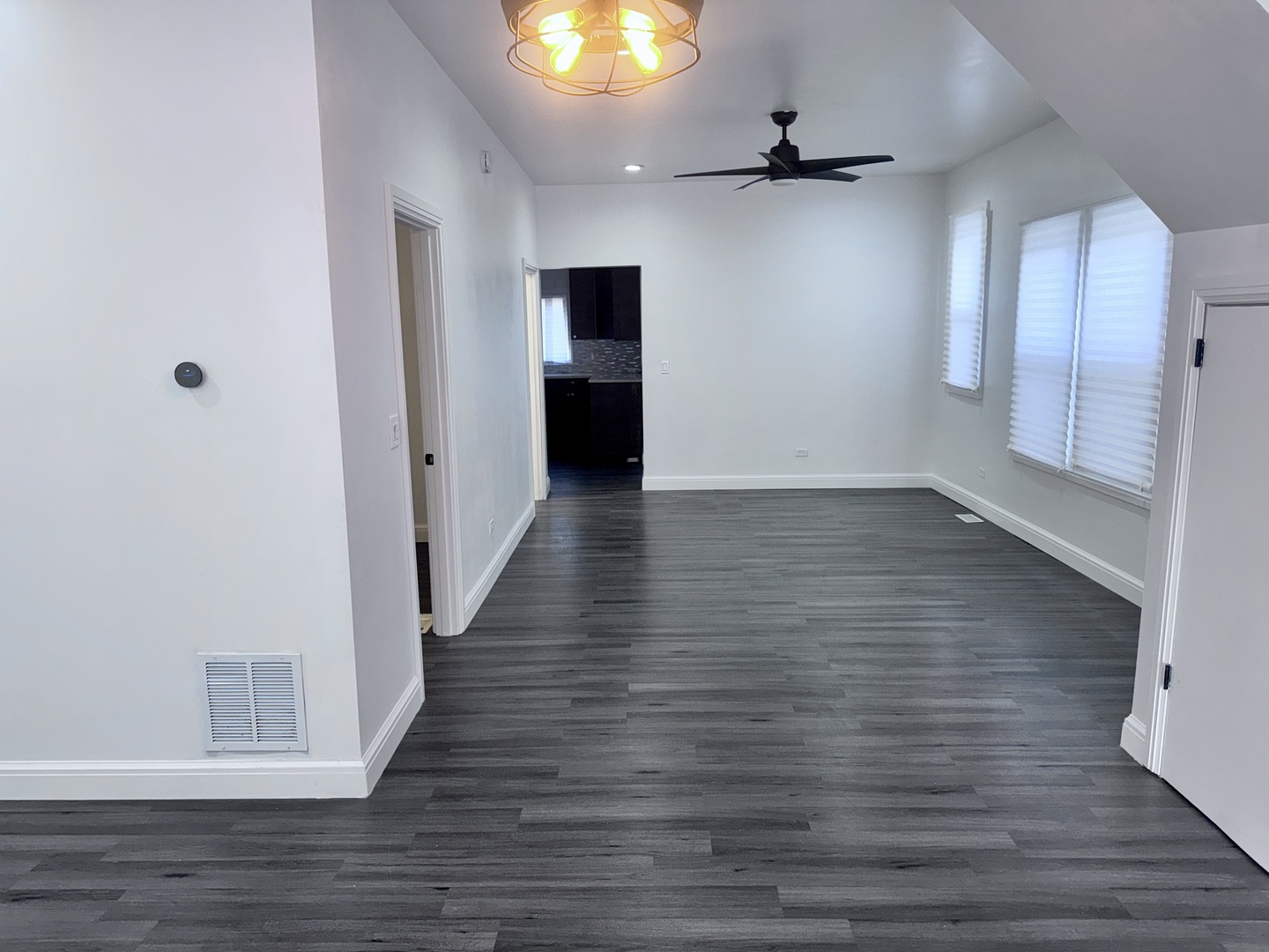 11581 S Lafayette Avenue Property Photo 6