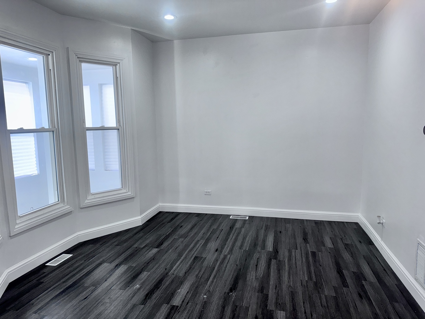 11581 S Lafayette Avenue Property Photo 7
