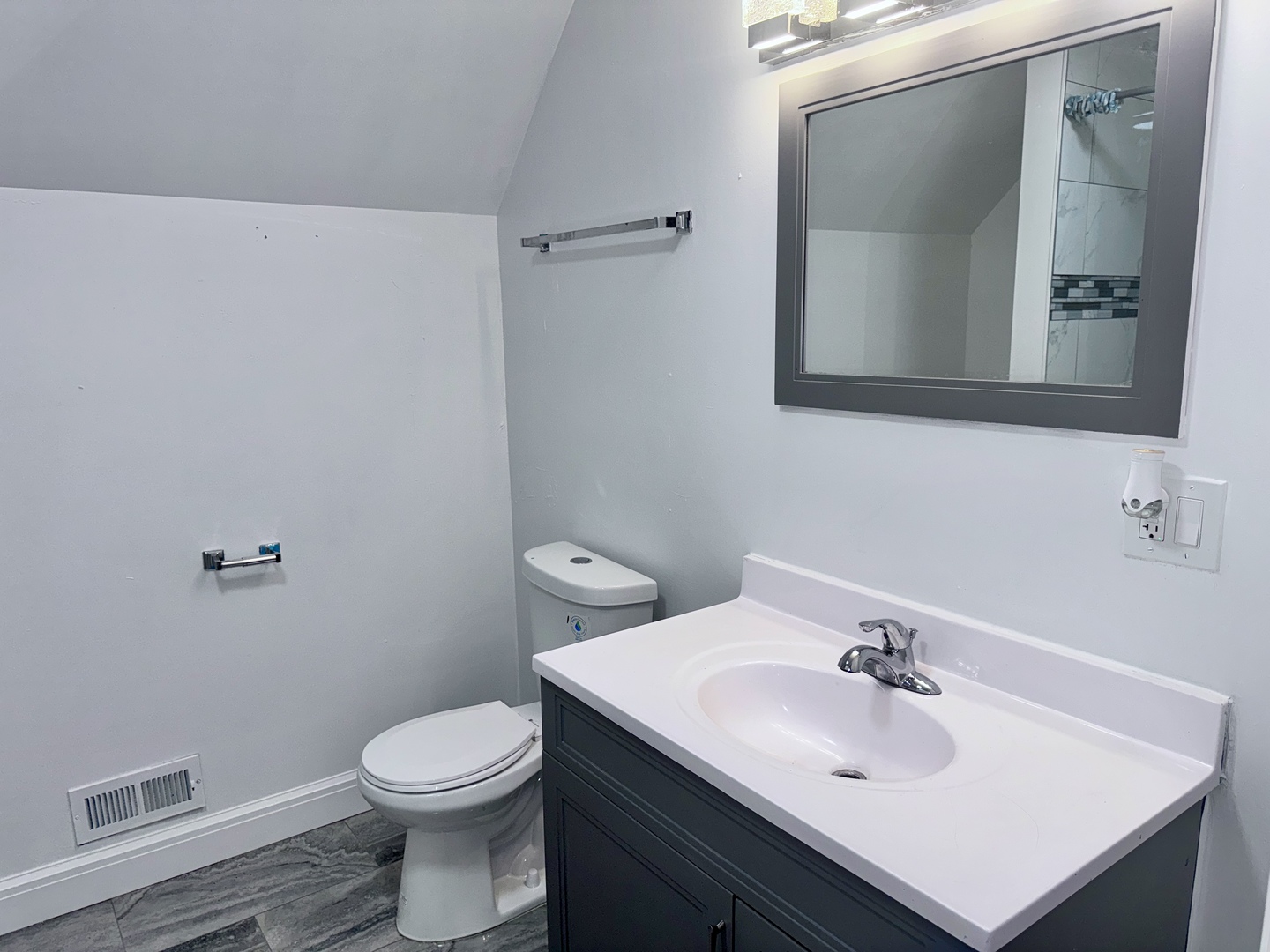 11581 S Lafayette Avenue Property Photo 17