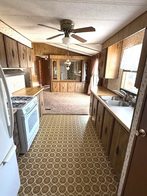 136 N Washington Street Property Photo 9