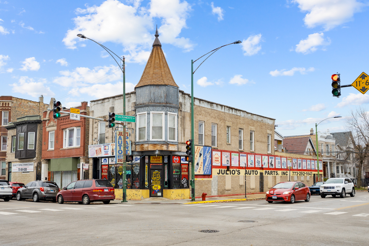 3000 W Diversey Avenue Property Photo 1
