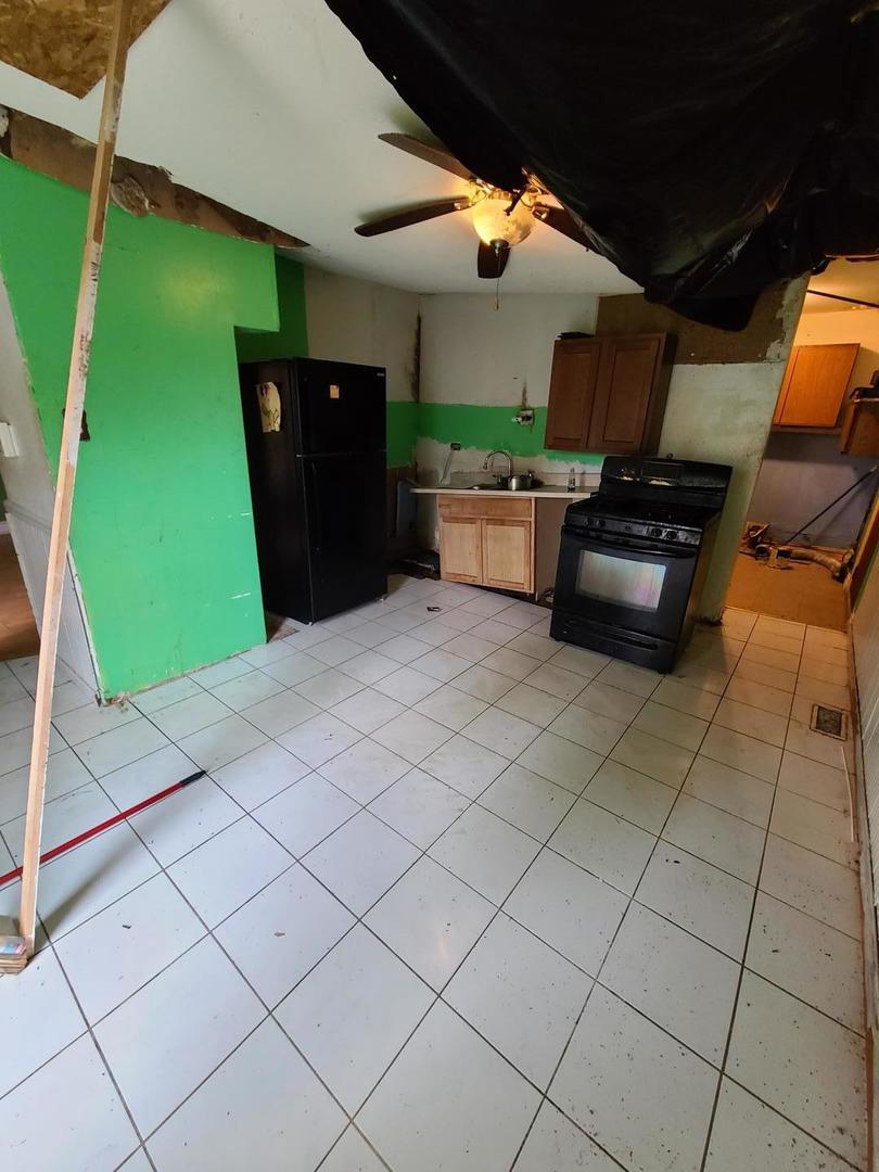 1453 Park Lane Property Photo 4