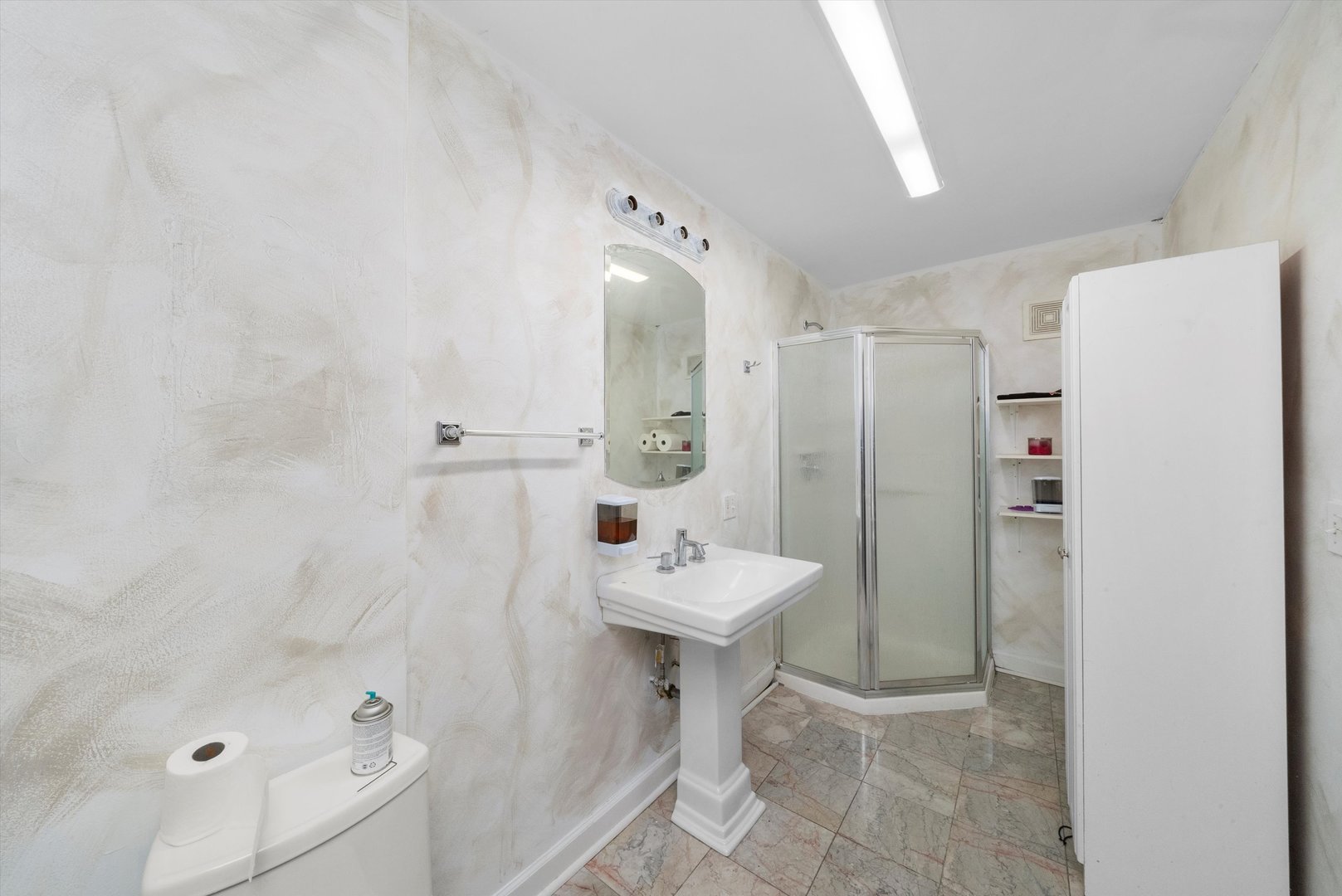 3739 W Fullerton Avenue Property Photo 15