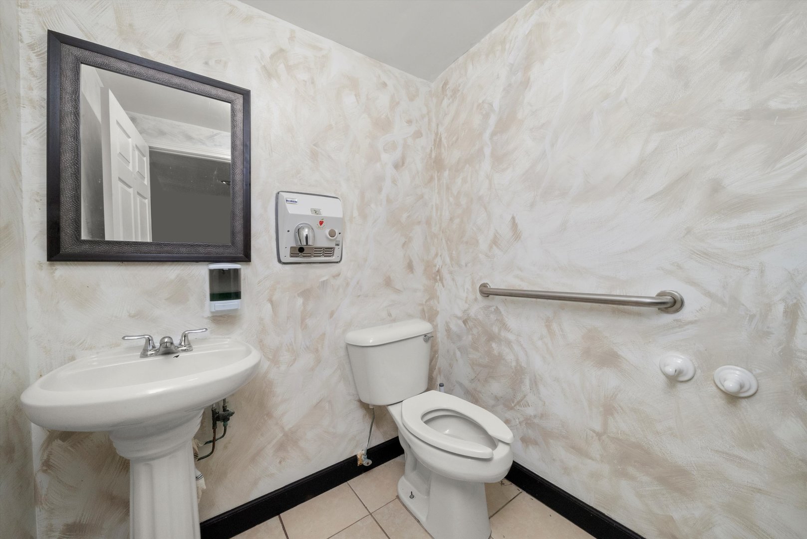 3739 W Fullerton Avenue Property Photo 18
