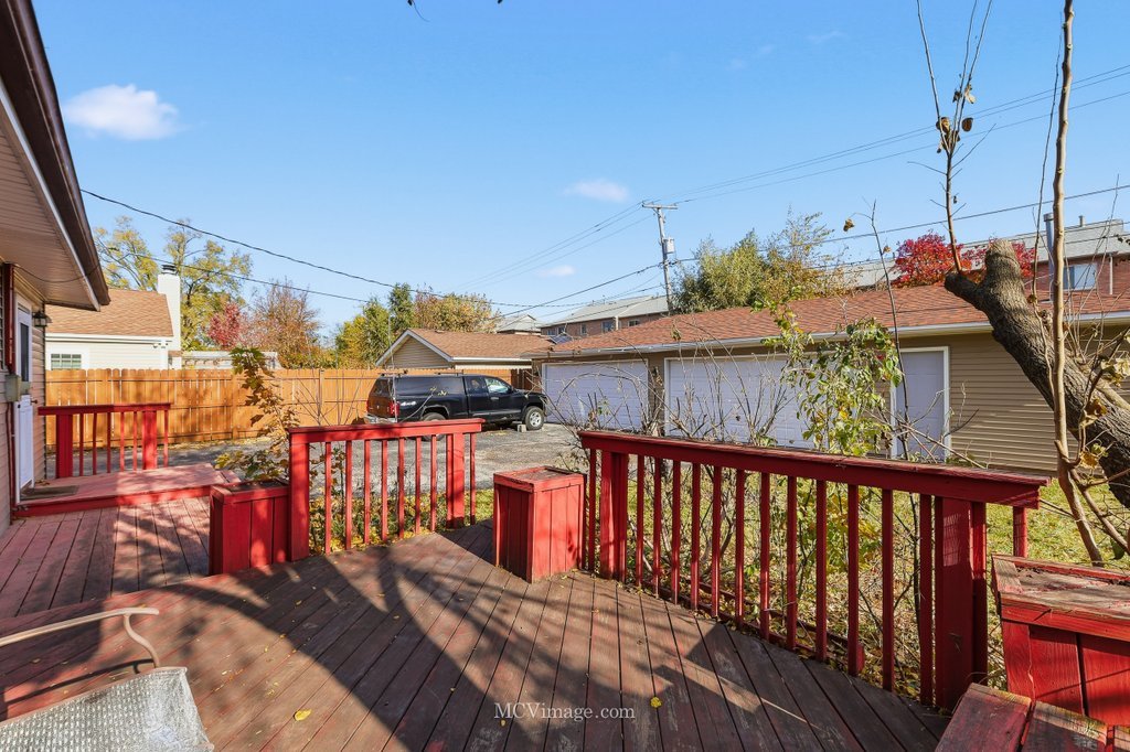 9435 S 78th Avenue Property Photo 17