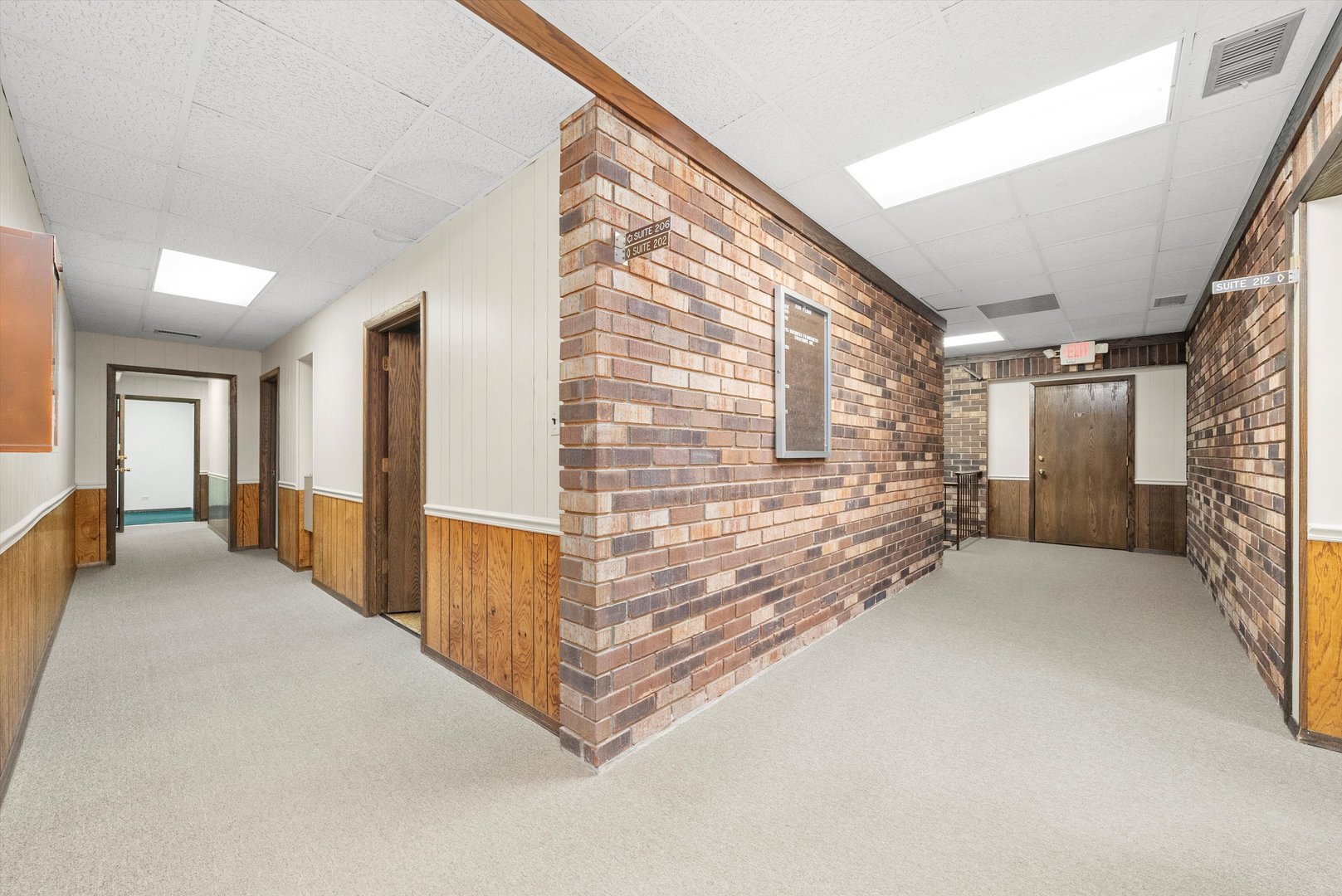 95 W Grand Avenue Property Photo 15