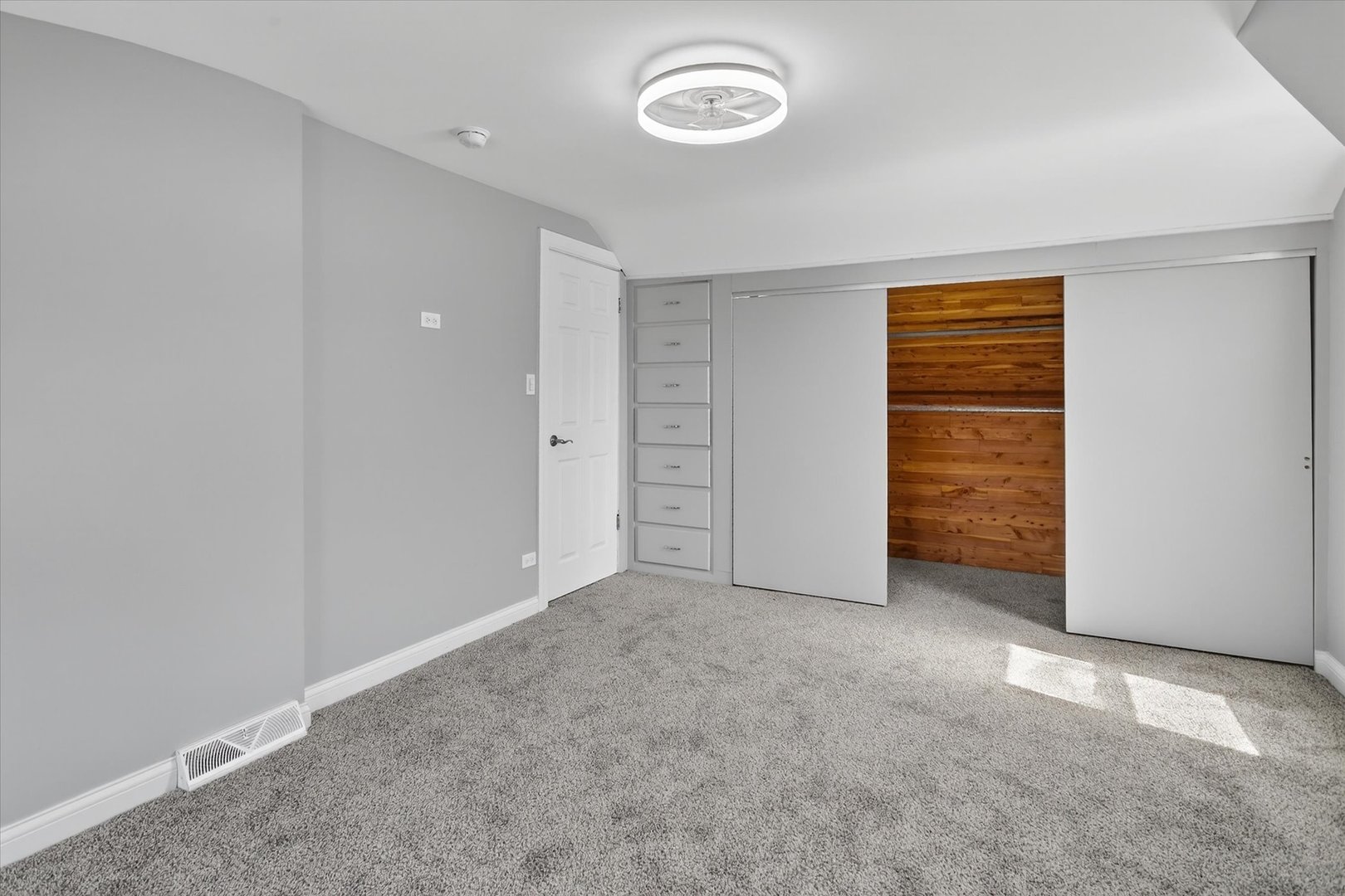 18504 Wentworth Avenue Property Photo 31