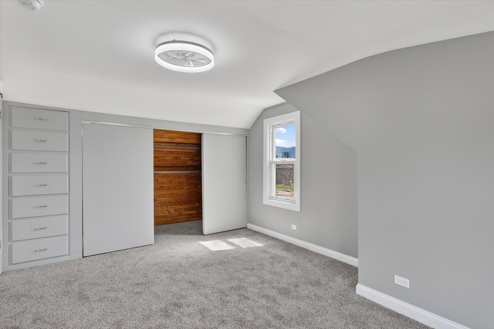 18504 Wentworth Avenue Property Photo 32