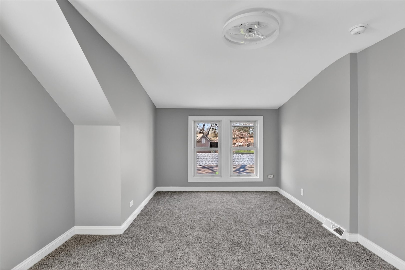 18504 Wentworth Avenue Property Photo 33