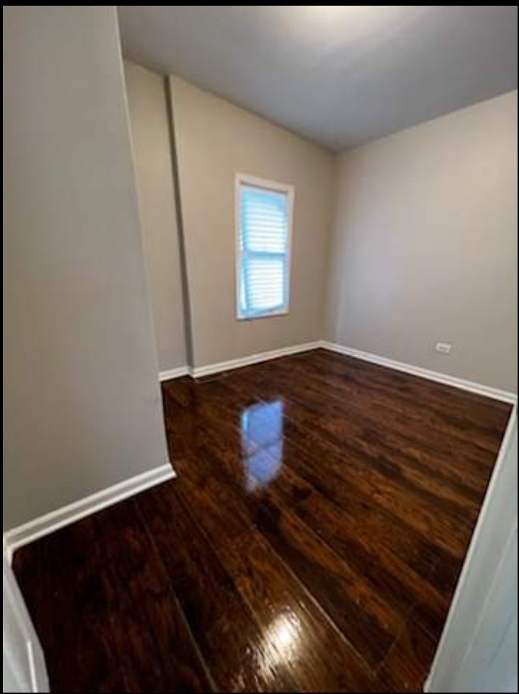 6415 S Eberhart Avenue Property Photo 3