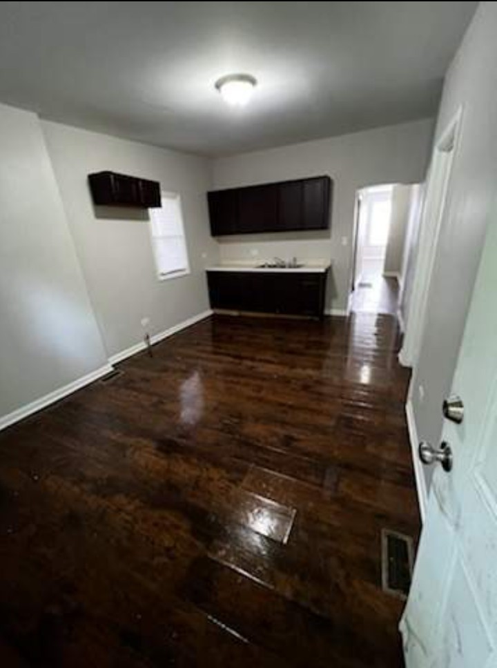 6415 S Eberhart Avenue Property Photo 4