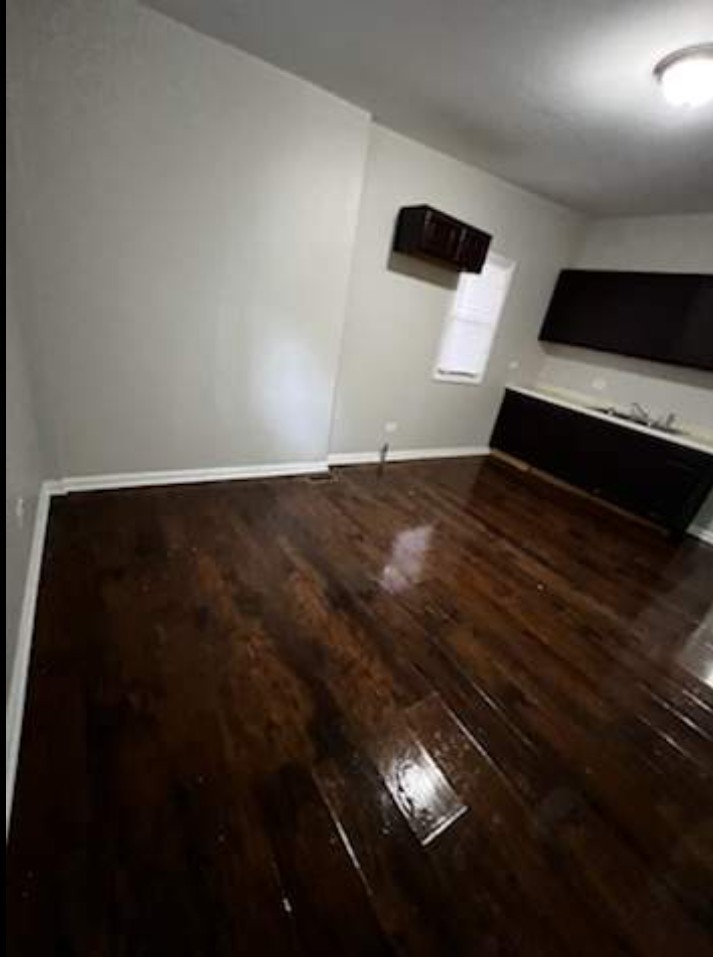 6415 S Eberhart Avenue Property Photo 5
