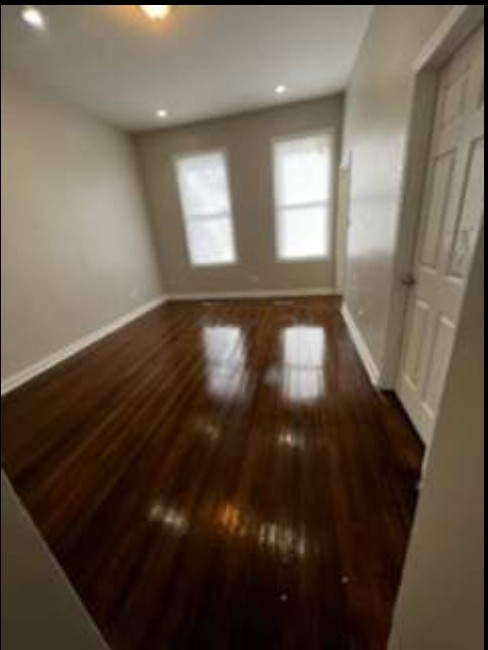 6415 S Eberhart Avenue Property Photo 7