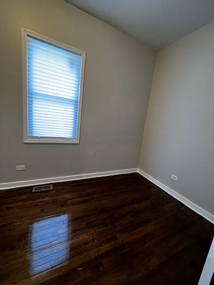 6415 S Eberhart Avenue Property Photo 8