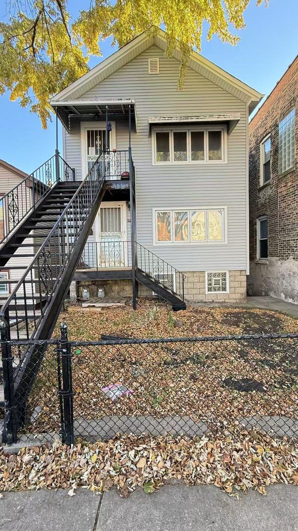 2925 S SHIELDS Avenue Property Photo 1