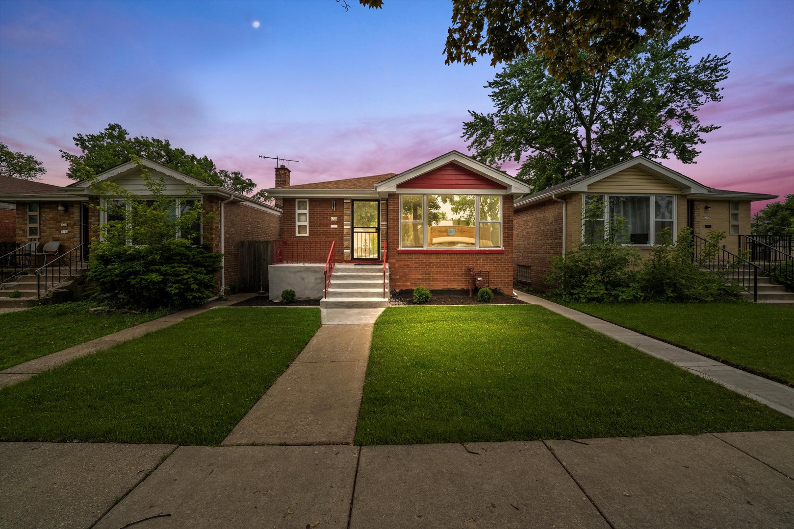 1723 W 75th Place Property Photo 1