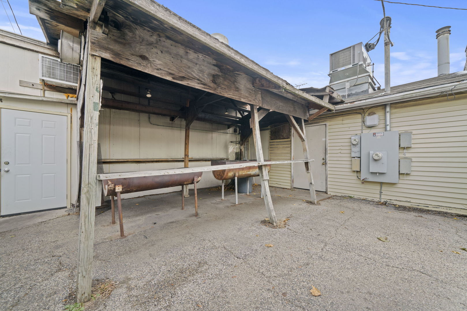 208 N Walnut Street Property Photo 33