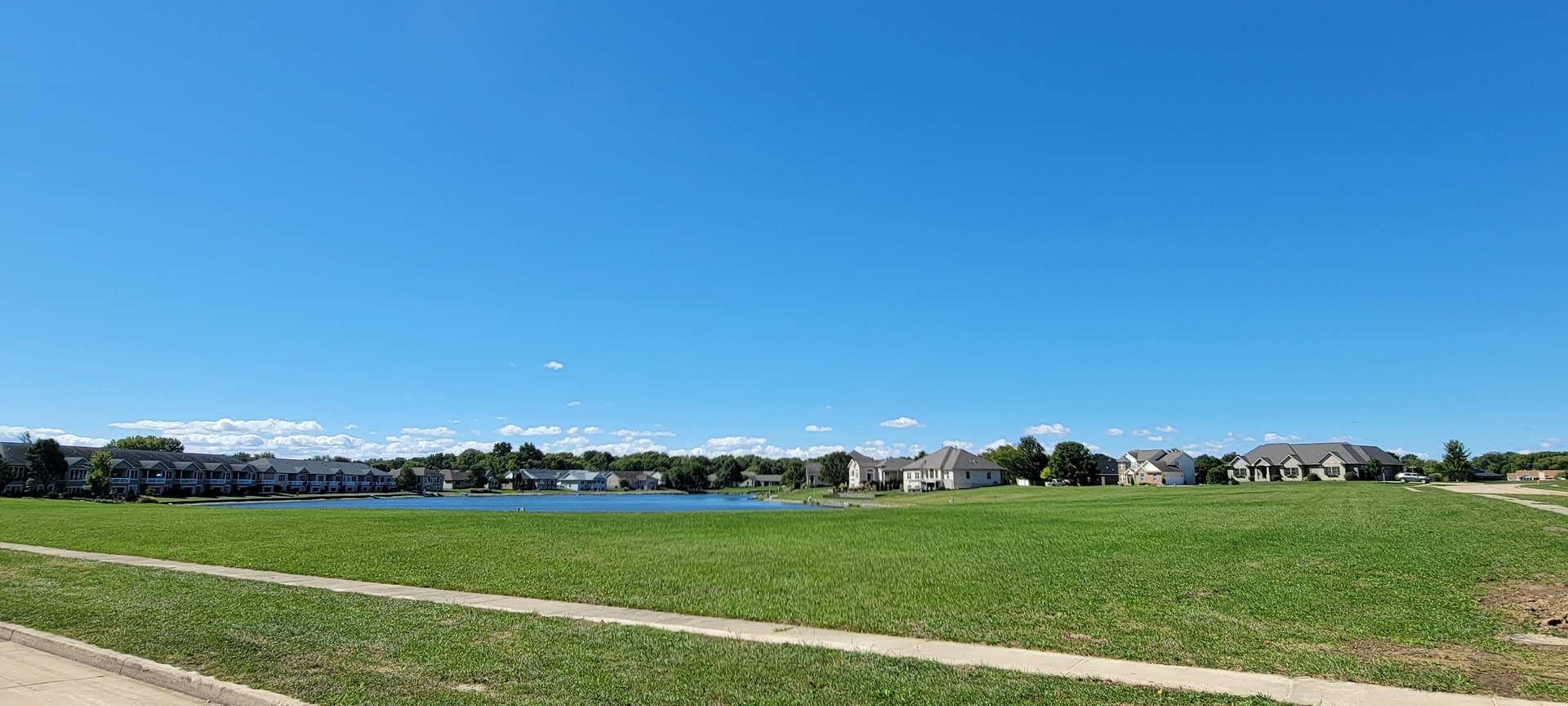 3009 Artesia Crossing Property Photo 2