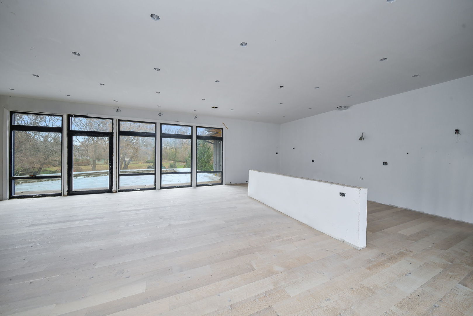 12520644 Property Photo 23