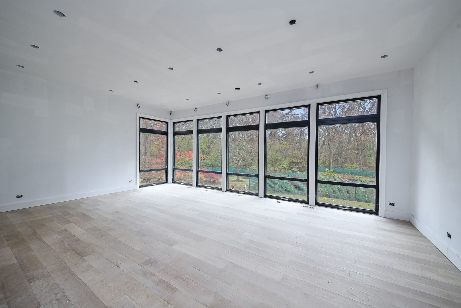 12520644 Property Photo 25
