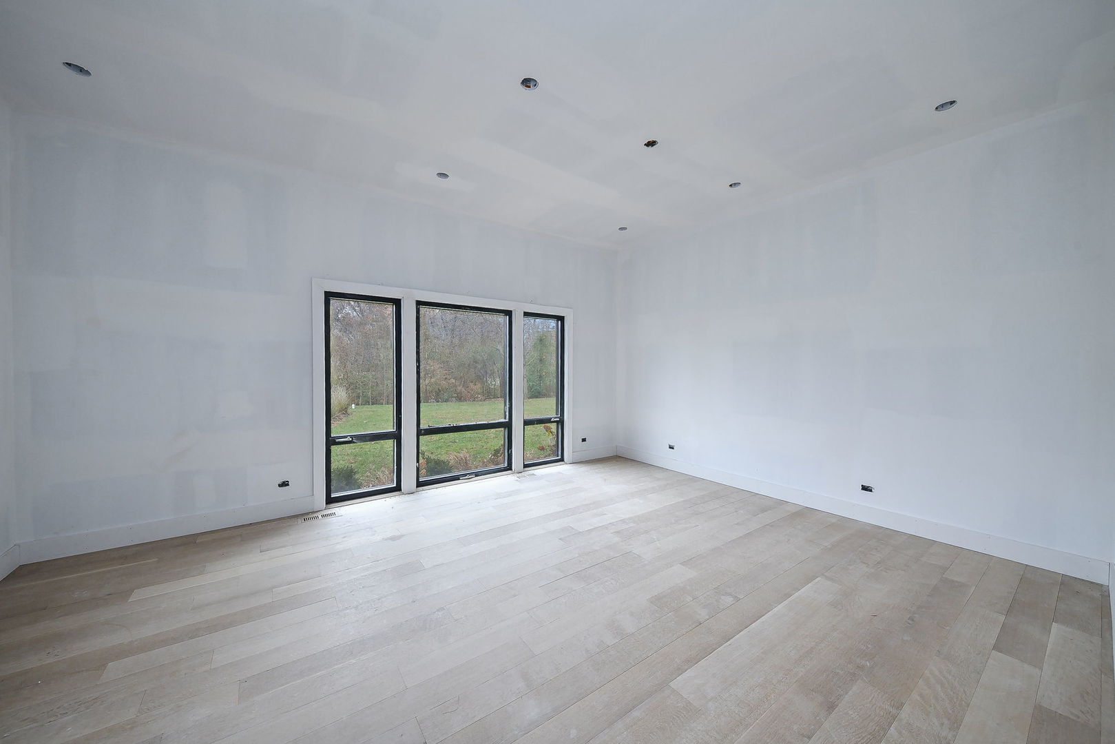12520644 Property Photo 28