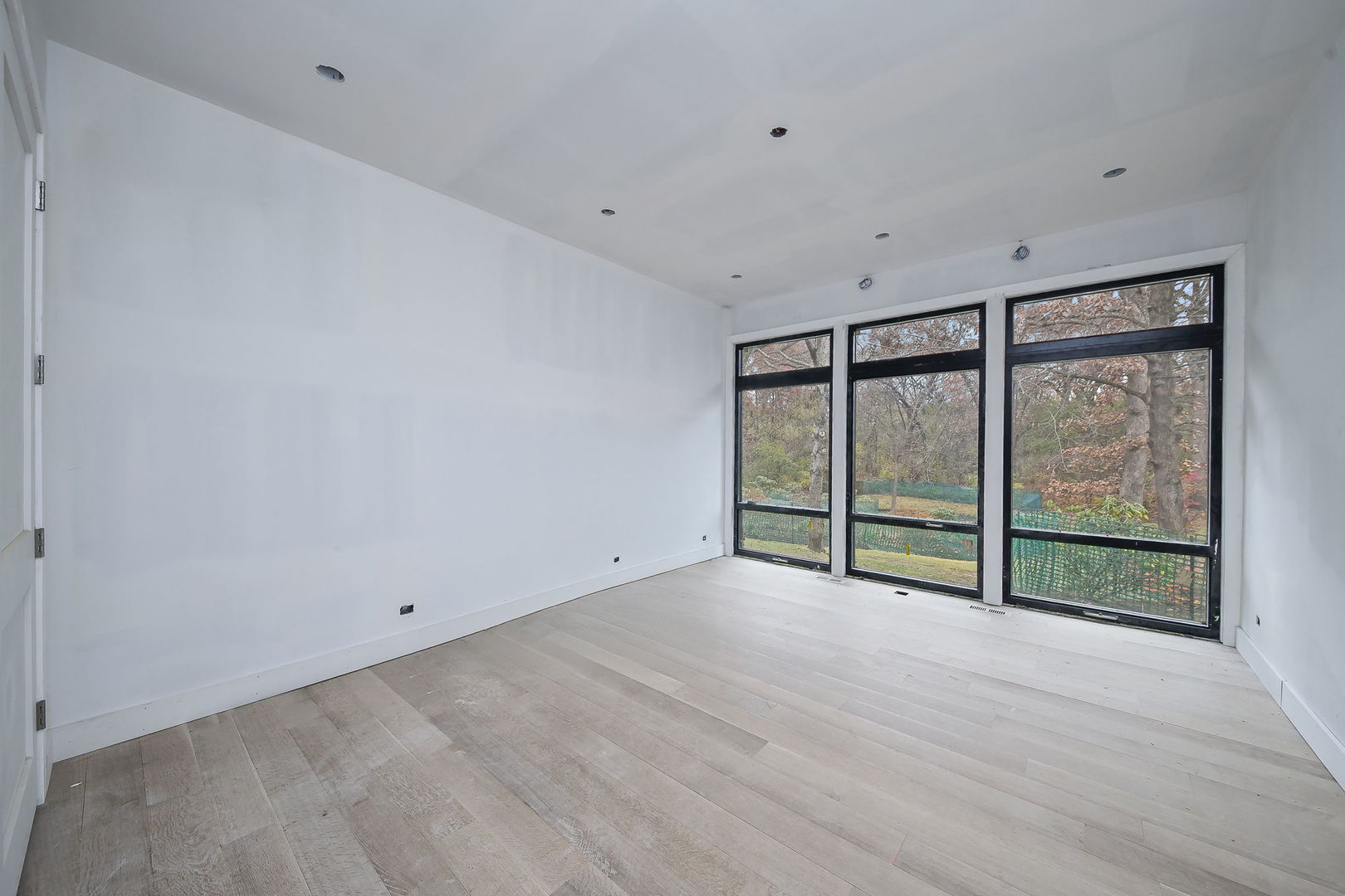 12520644 Property Photo 30