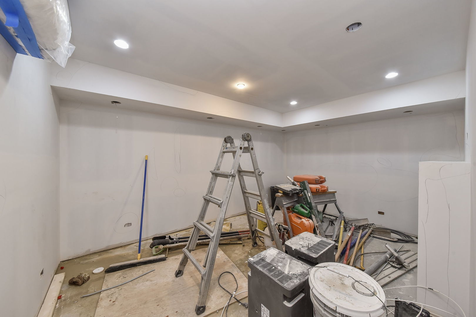 12520644 Property Photo 36